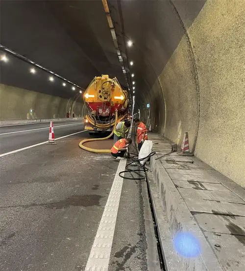 定州隧道排水渠清淤